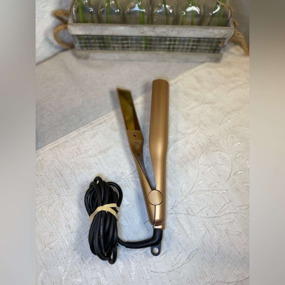Salon Quality Champagne Gold Flat Iron & Curler Pro Swivel‎ Cord 230°C
